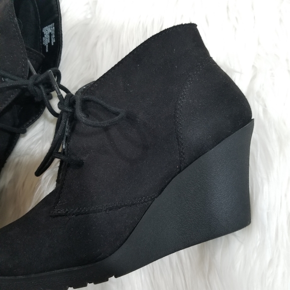 WHITE MOUNTAIN Black Suede Wedge Booties SIZE 8.5M, With Laces. - Picture 5 of 16